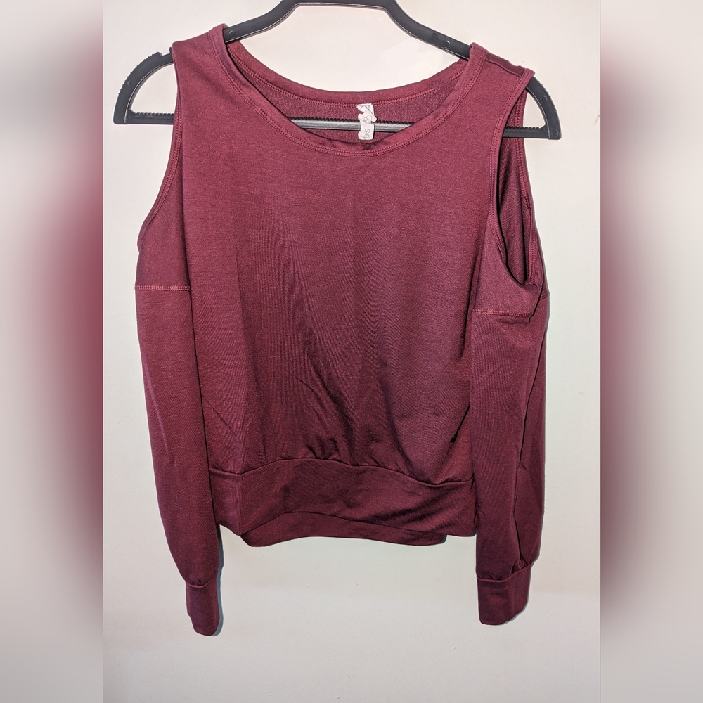 Shoulder cut sweatshirt
